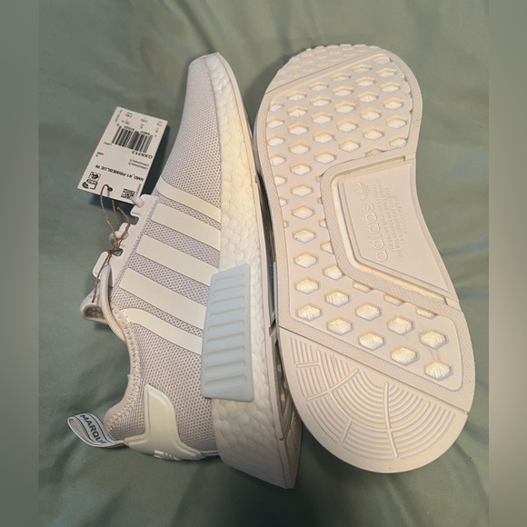 Adidas Nmd_R1 Women’s size 7.5 - Picture 4 of 7